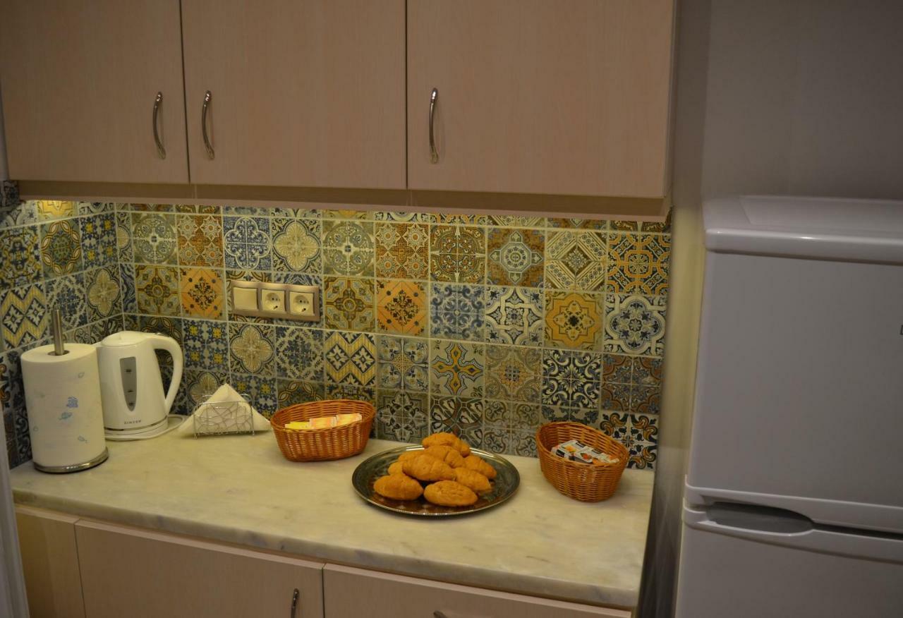 Leon Cozy Apartment Athena Bagian luar foto
