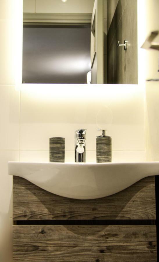 Leon Cozy Apartment Athena Bagian luar foto